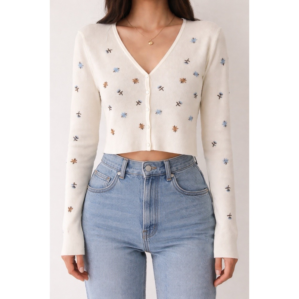 New Willow & Wind Women Cropped Cardigan Cream Ribbed Floral Embroidered Button